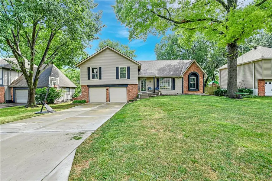 10107 Monrovia Street, Lenexa, KS 66215 - Image #2