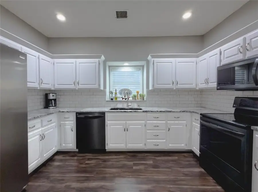 4322 S Milton Drive, Independence, MO 64055 - Image #3