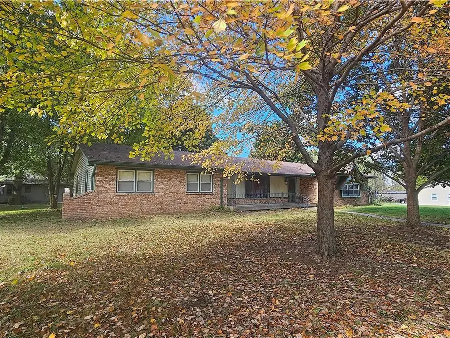 405 N Ash Street, Garnett, KS 66032 - Image #2