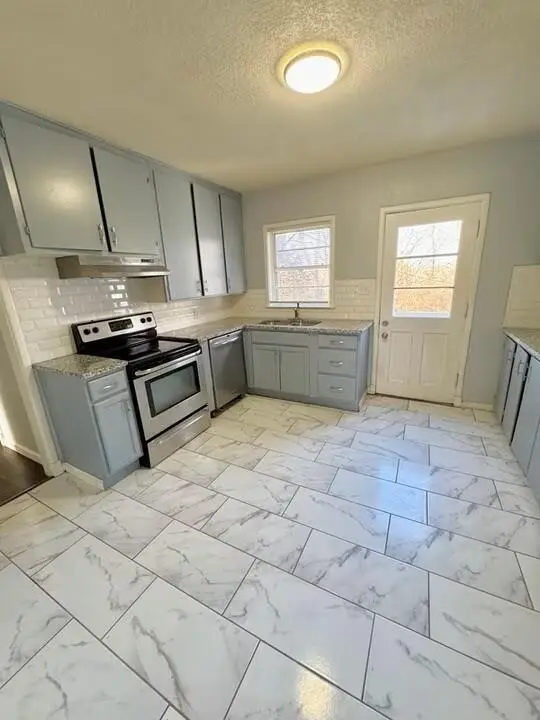 6876 Sni A Bar Road, Kansas City, MO 64129 - Image #3