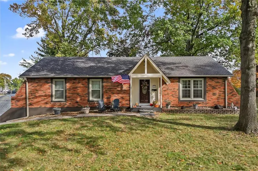 903 Goodrich Drive, Richmond, MO 64085 - Image #2