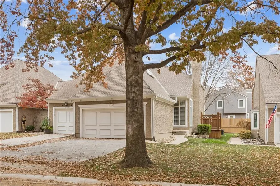 12537 Broadmoor Street, Overland Park, KS 66209 - Image #2