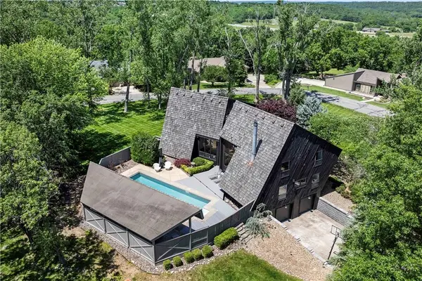 20413 Crickett Lane, Lenexa, KS 66220