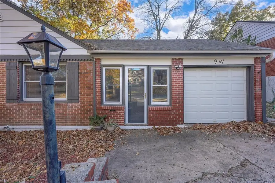 9 W Pocahontas Lane, Kansas City, MO 64114 - Image #2