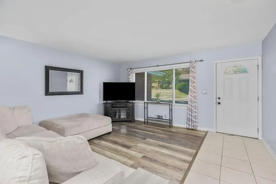 4931 N Flora Avenue, Kansas City, MO 64118 - Image #3