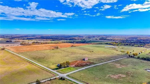 690 SW 58th Highway, Centerview, MO 64019