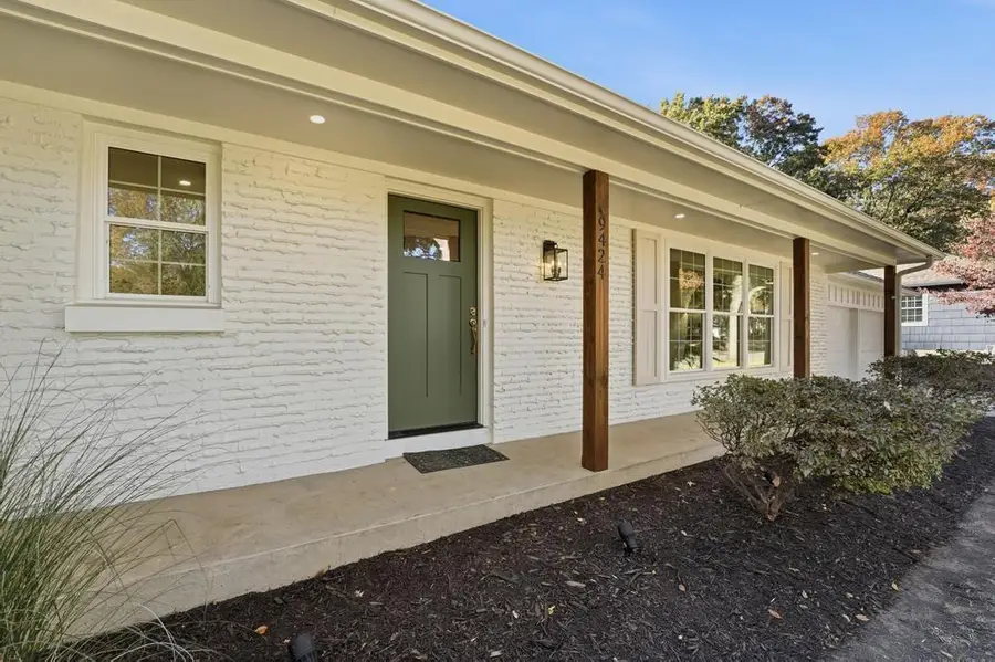 9424 Wenonga Road, Leawood, KS 66206 - Image #2