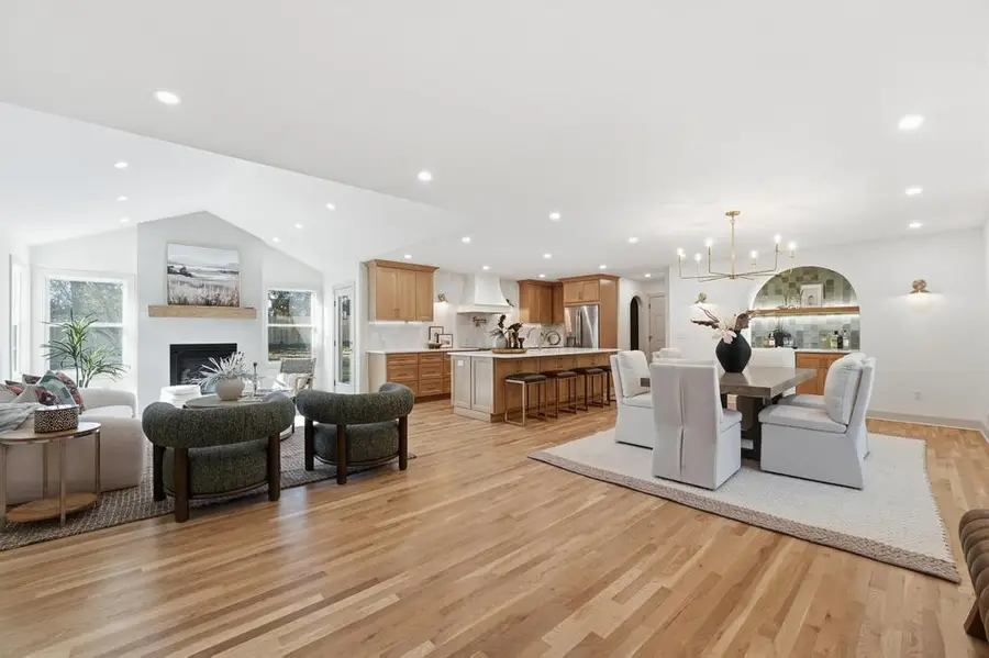 9424 Wenonga Road, Leawood, KS 66206 - Image #3