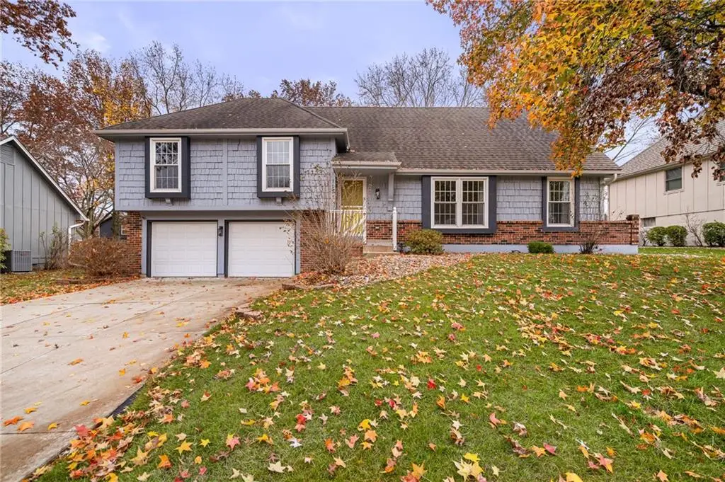 715 NE Cambridge Drive, Lees Summit, MO 64086 - Image #1