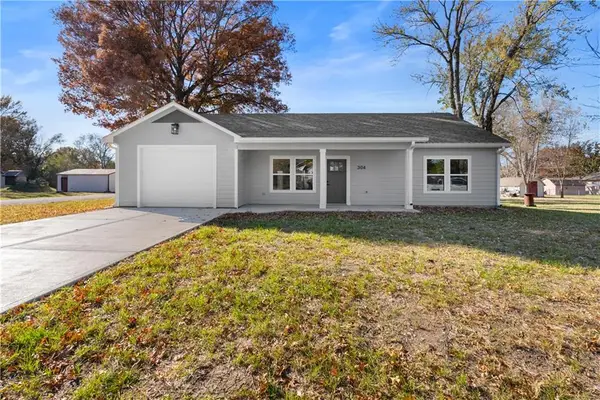 304 N Mulberry Street, Adrian, MO 64720