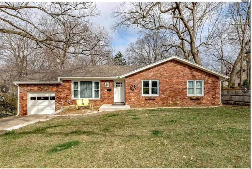 5841 Blackhoof Trail, Merriam, KS 66203 - Image #1