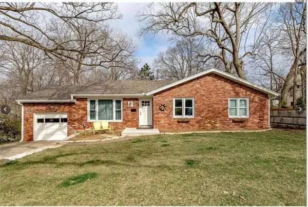 5841 Blackhoof Trail, Merriam, KS 66203