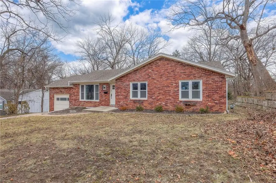 5841 Blackhoof Trail, Merriam, KS 66203 - Image #3