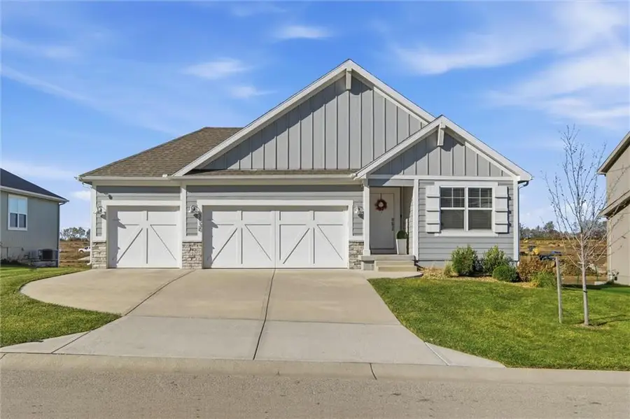 3530 SE Corbin Drive, Lees Summit, MO 64082 - Image #2