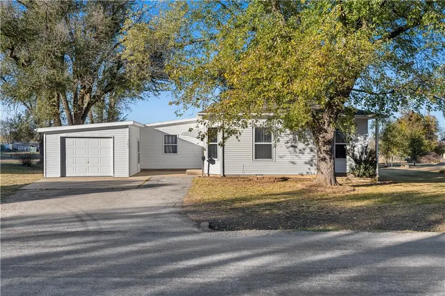 307 W 23rd Street, Fort Scott, KS 66701 - Image #3