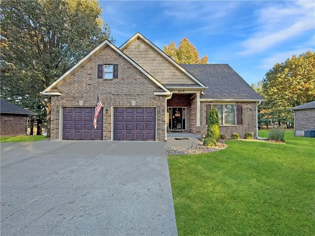 905 Elm Street, Higginsville, MO 64037 - Image #1