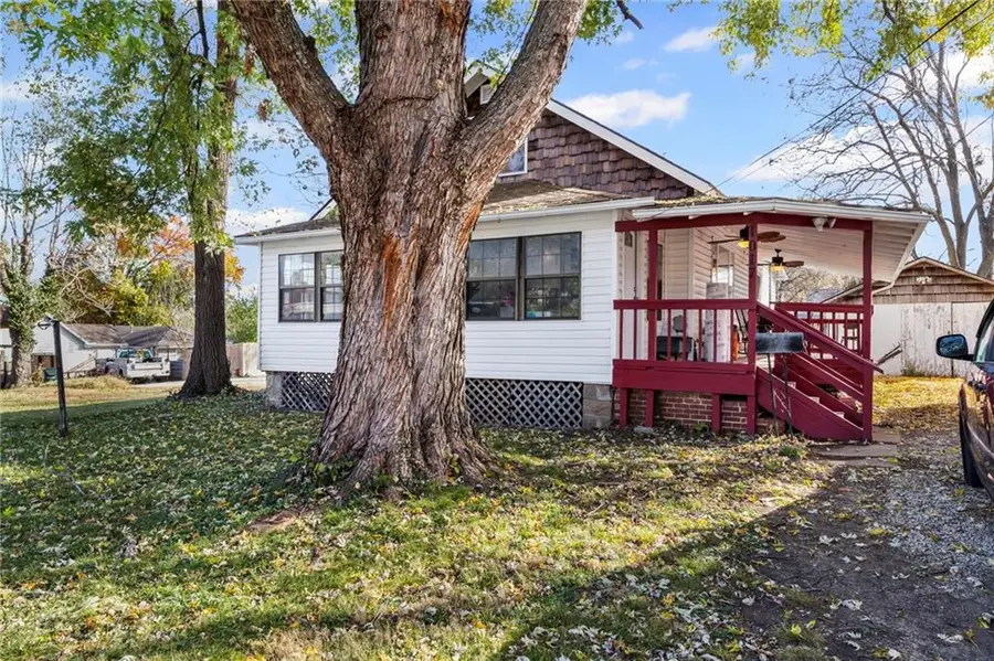 1017 Pacific Avenue, Osawatomie, KS 66064 - Image #2