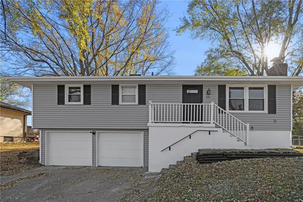 121 SW 21st Street, Oak Grove, MO 64075 - Image #1