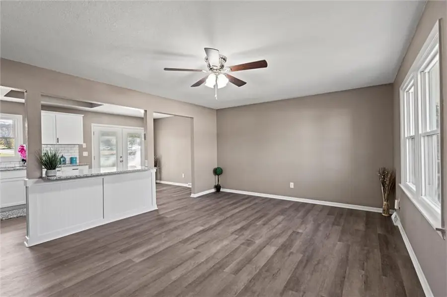 121 SW 21st Street, Oak Grove, MO 64075 - Image #3