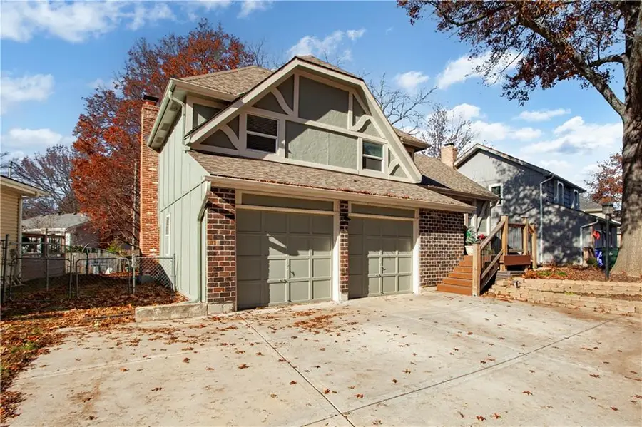 1631 S Kenwood Street, Olathe, KS 66062 - Image #2