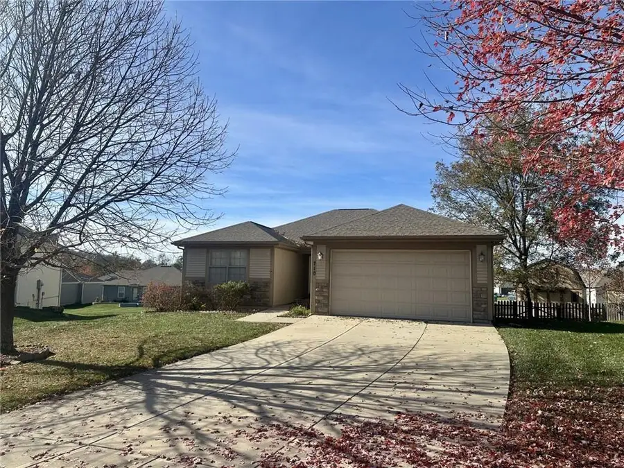 710 Hidden Meadows Court, Paola, KS 66071 - Image #2