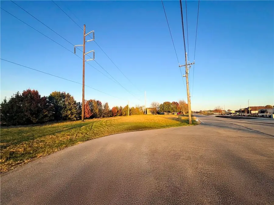 900 E Santa Fe Street, Gardner, KS 66030 - Image #3