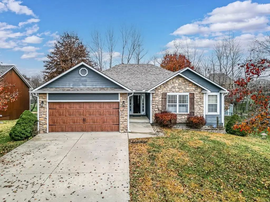 2225 Hidden Valley Drive, Tonganoxie, KS 66086 - Image #1