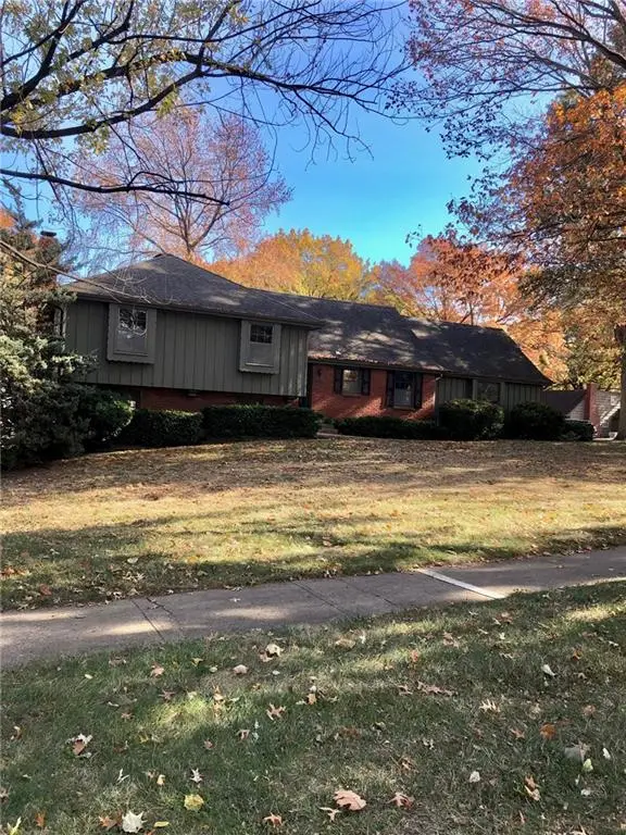 11337 Wornall Road, Kansas City, MO 64114