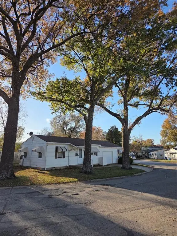 Lockhart Lane Lane, Osawatomie, KS 66064