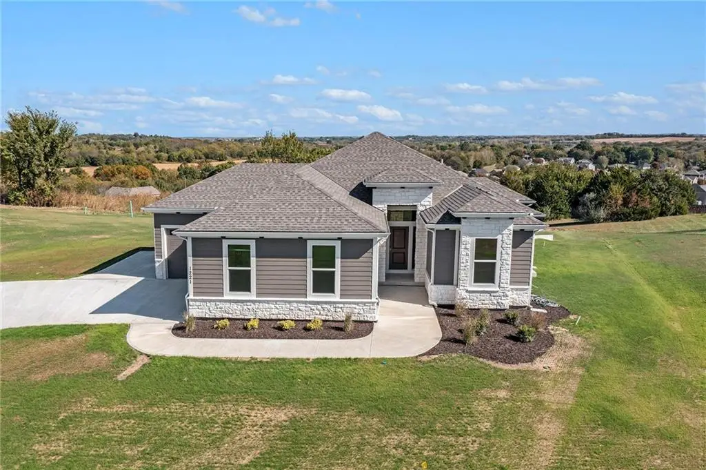 1221 Desoto Road, Lansing, KS 66043 - Image #1