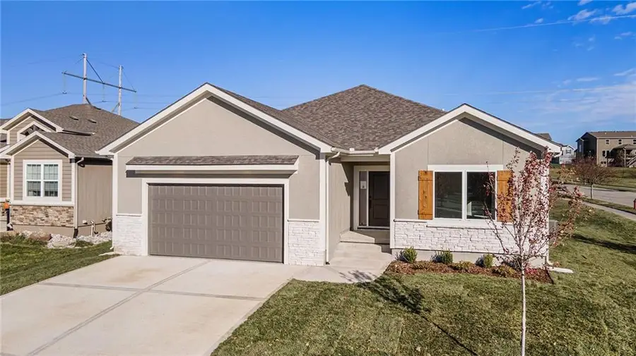 10101 N Oakland Avenue, Kansas City, MO 64157 - Image #2