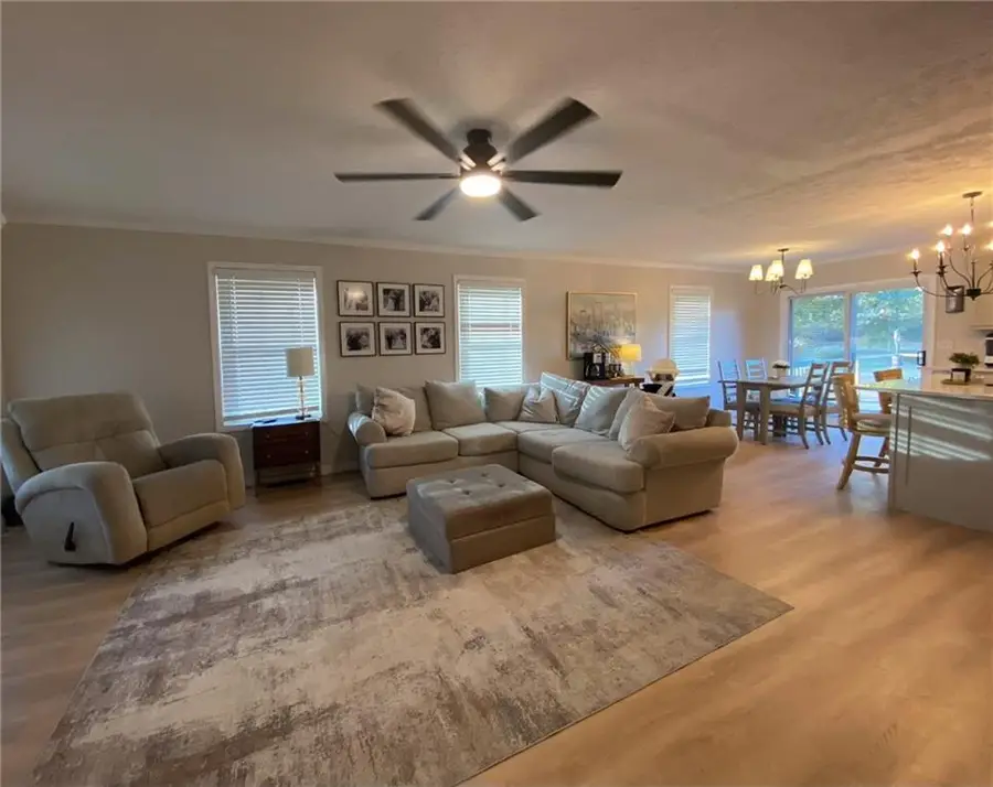 594 E 520th Avenue, Pittsburg, KS 66762 - Image #3