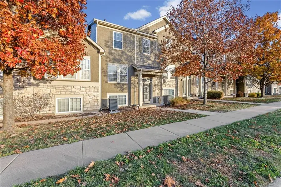 11173 S Woodsonia Drive, Olathe, KS 66062 - Image #3