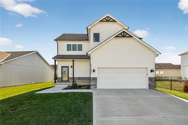 27303 E Sycamore Street, Lake Lotawana, MO 64086