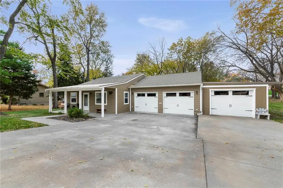 401 SW 18th Street, Blue Springs, MO 64015 - Image #2