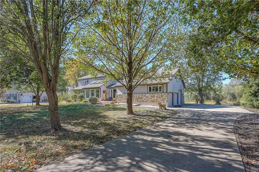 15422 Long Street, Overland Park, KS 66221 - Image #2