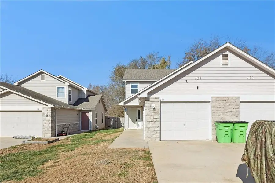121 Silver Leaf Lane, Baldwin City, KS 66006 - Image #2