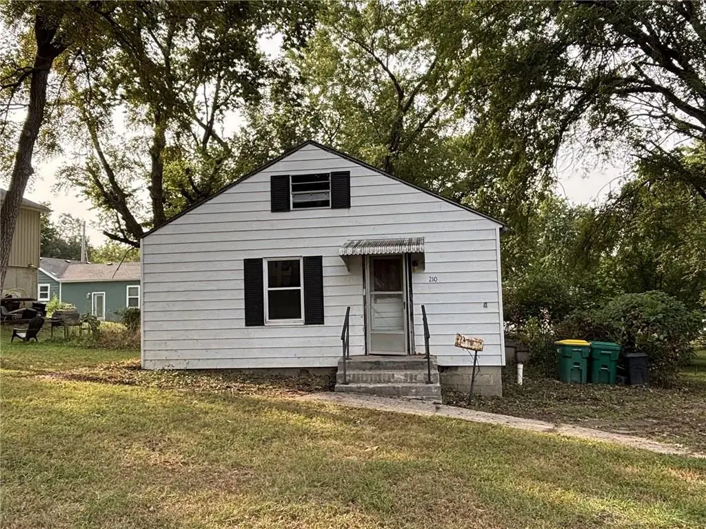 210 Coronado Road, Bonner Springs, KS 66012 - Image #1