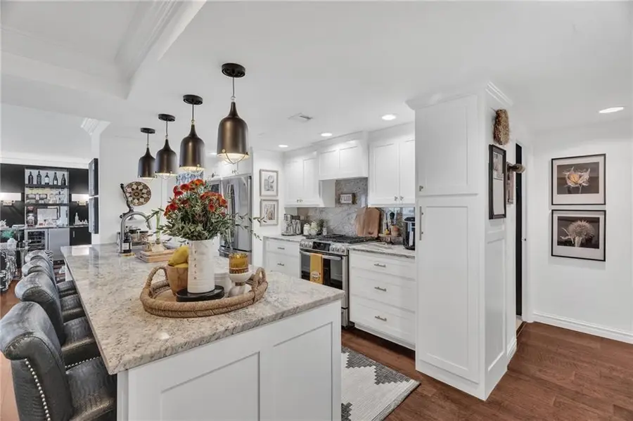 4740 Roanoke Parkway #305, Kansas City, MO 64112 - Image #2