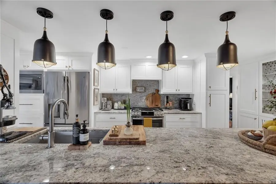 4740 Roanoke Parkway #305, Kansas City, MO 64112 - Image #3