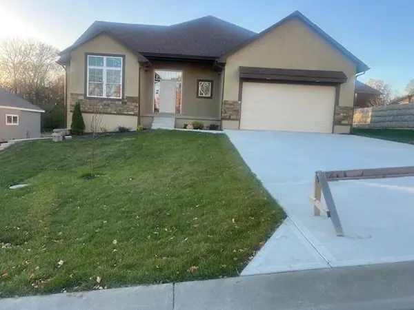 7402 Palmer Avenue, Kansas City, MO 64133