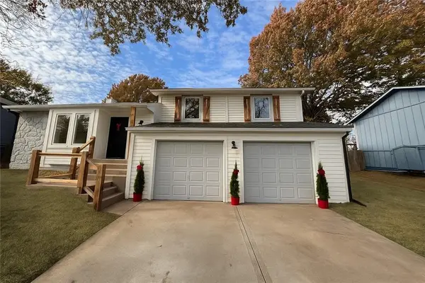 16318 W 124th Street, Olathe, KS 66062