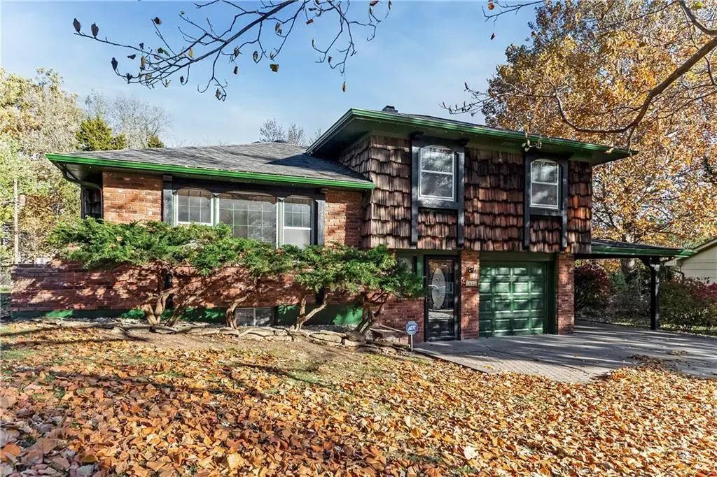 7525 N Virginia Avenue, Gladstone, MO 64118 - Image #1