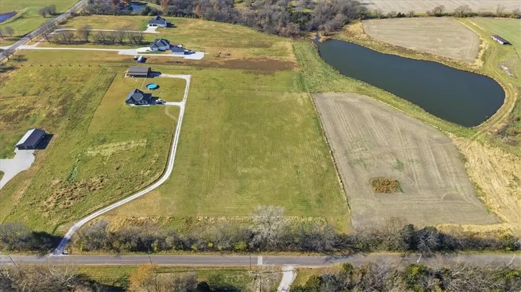 13716 Gammon Road, Lake Lotawana, MO 64086 - Image #1