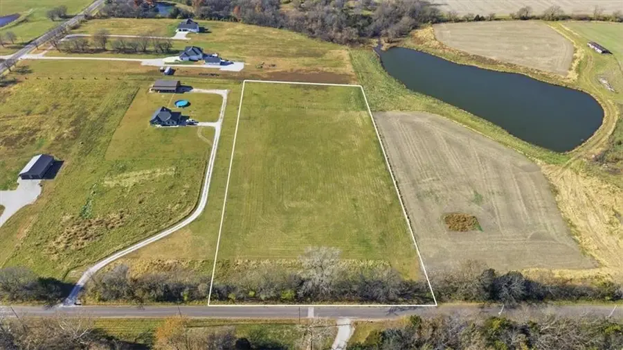 13716 Gammon Road, Lake Lotawana, MO 64086 - Image #2