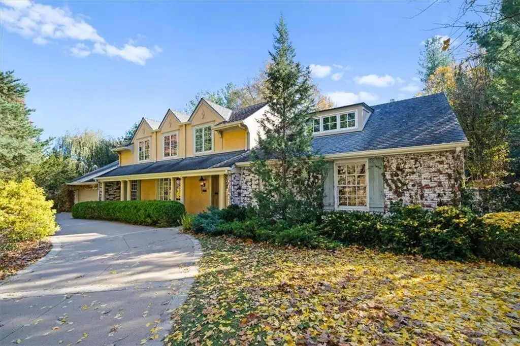 3125 Tomahawk Road, Mission Hills, KS 66208 - Image #1