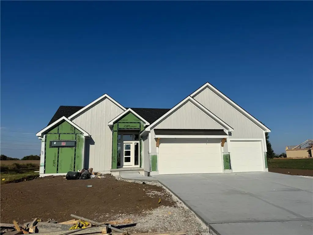 2 Red Fox Circle, Greenwood, MO 64034 - Image #1