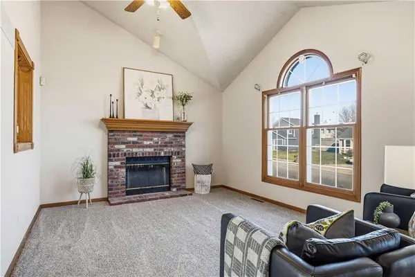 10300 N Grand Avenue, Kansas City, MO 64155