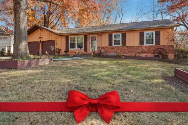 9207 W 97th Street, Overland Park, KS 66212