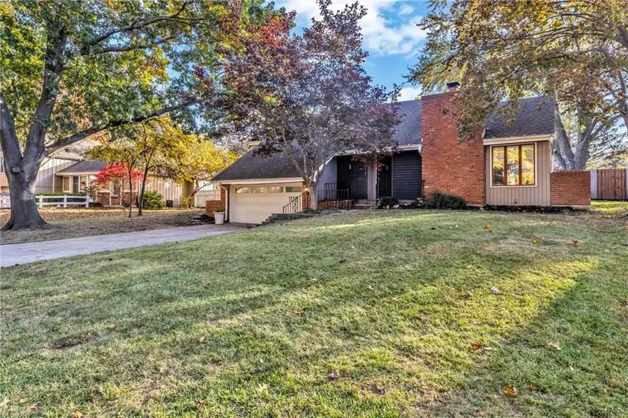 1115 NE Oak Tree Drive, Lees Summit, MO 64086 - Image #2